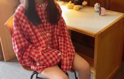 王诗龄入英国名校，甜馨晒欧美妆，两明星妈妈教育成果正逐渐展露