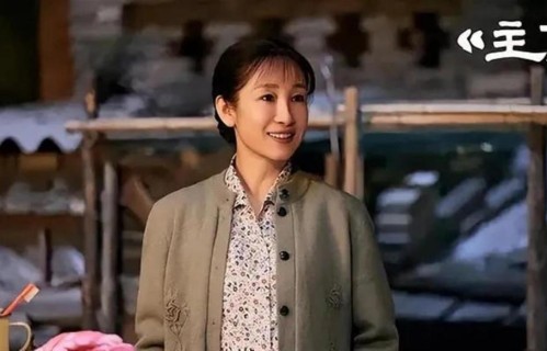 闫妮调侃张嘉益：我能演主角中花彩香吗？张嘉益回复显情商