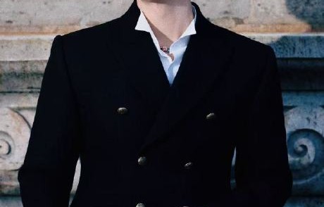 刘宪华过去的哪些舞台表演经验促成了这首新歌的风格融合？