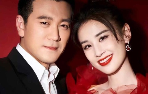 黄圣依提新车笑容满面，杨子带新女友回老家，铜钱草摆上柜子