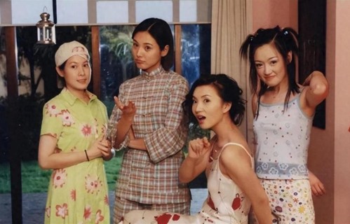 薛佳凝：分手15年后胡歌娶妻生子，她却被传出家，背后心酸无人知