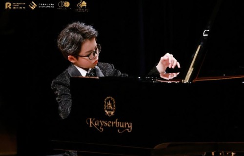 用纯粹琴音诉说成长 “少年赫鸣”朱赫11 岁钢琴独奏音乐会落幕|广州市|广东省|舞台|星海音乐厅|情感