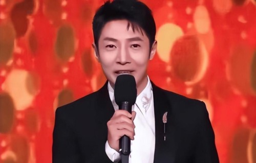母亲离世、妹妹46岁未婚，身价千万的撒贝宁，烦心事还是太多了