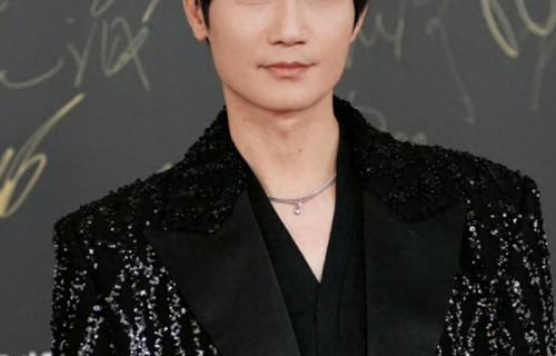45岁陈楚生近况曝光!娶刘云生2个儿子，如今婚姻幸福成宠妻狂魔_旧历史儿