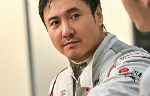 排片1.6%的方言片，踩着14亿《镖人》上位?吴京和张艺谋都输了_光影中的旅途|镖人：风起大漠|给阿嬷的情书|飞驰人生3|电影票房|韩寒