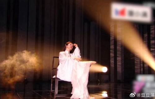 温峥嵘在《乘风2026》初舞台演唱的歌曲《剪》是哪部经典电视剧的插曲？|温峥嵘造型|乘风初舞台|电视剧翻唱|阮惜文|流量剧