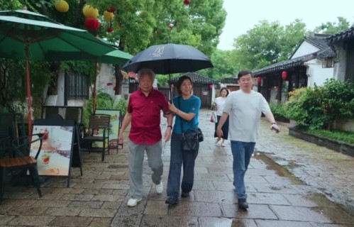 著名大导演，回无锡了！|大秦帝国之裂变|荡口古镇|笑傲江湖|越王勾践|黄健中