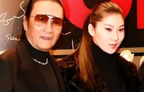 20岁就和谢贤同居，被他养了12年的coco，如今谢贤离世她怎样了