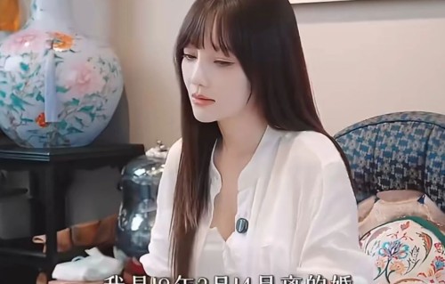 李小璐首度公开真实离婚时间，试图自证清白为复出铺路，反成致命“自锤”
