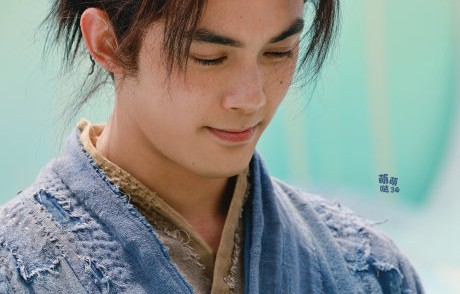 吴磊《剑来》杀青自称‘半个建德人’：少年陈平安与千年瓷都的半年情缘