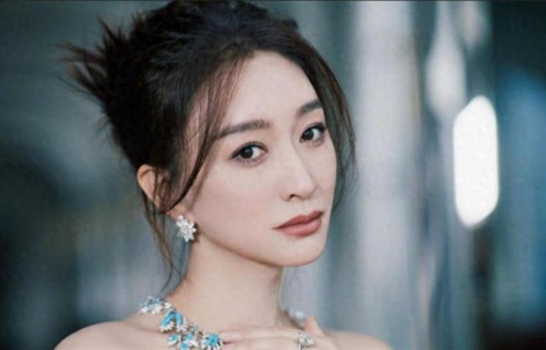 与谢娜闹掰传闻真相大白后，李小冉过往被扒，不生孩子原因早曝光