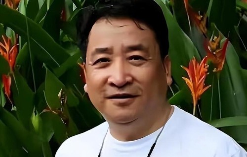 姜昆父女洛杉矶吃饭被偶遇：从“为你好”到“你开心就好”，这场和解走了三十年
