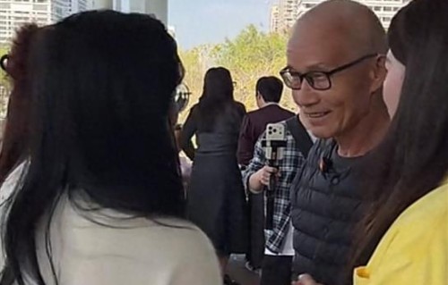 大家发现没亚慧爱跟老爹打趣，让他在子女间选择，老爹高情商回答