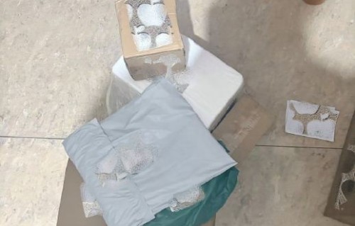 苏新皓面对设备故障时是如何冷静临场应变的？