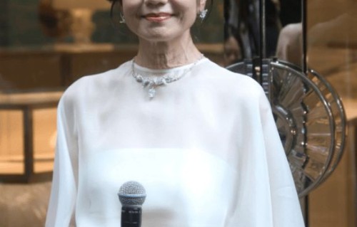 66 岁钟楚红仙气亮相！亲口否认复出拍戏不留遗憾|红姑|港片|娱乐圈_订阅|荧幕|经典|活动|岁月