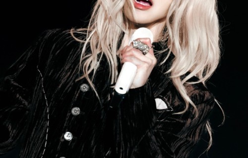 华晨宇演唱会因泼水节延期|舞台|救命