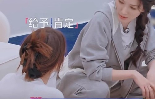 从“难听不自知”到坦然面对，李小冉在节目中的心态经历了怎样的转变？