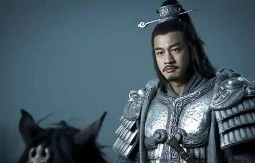 知名演员娶柜姐，结婚9年，无儿无女无绯闻，因《逐玉》意外翻红