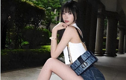 小S大女儿晒性感美照，许曦文身材火辣，堪比一流明星！