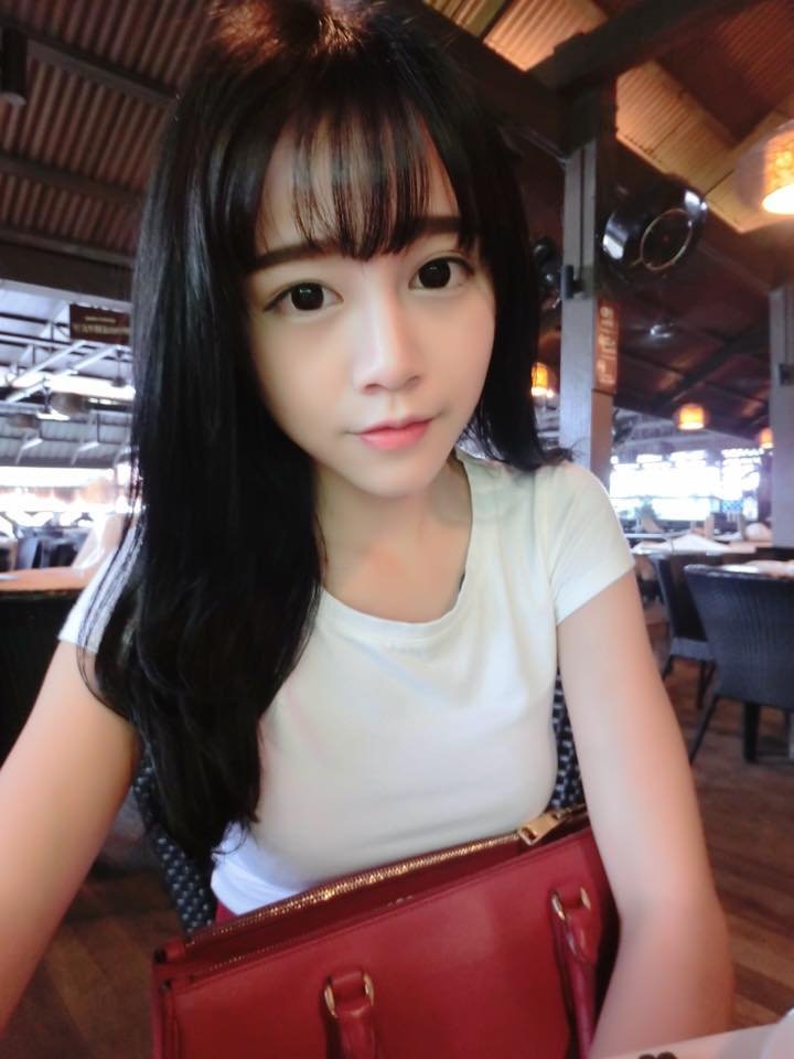 邓凯机场被围堵躲进厕所 从“路人”到“焦点”