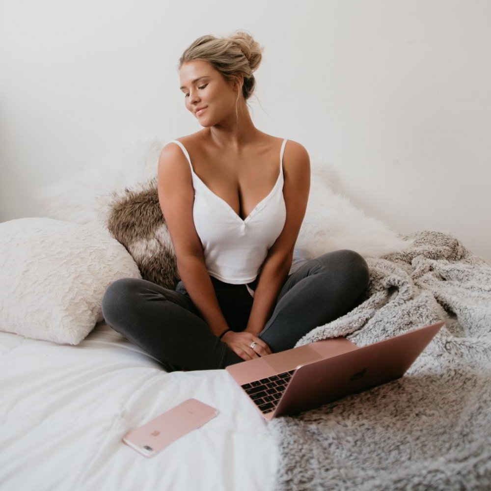 杨紫《玉兰花开君再来》路透造型被赞“贵气”！但搭档欧豪，令人担忧