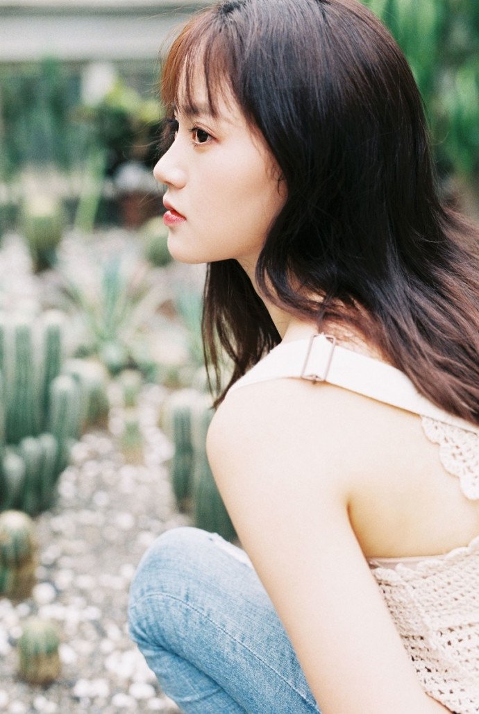 迪丽热巴20岁曾为容貌焦虑不自信_手机新浪网