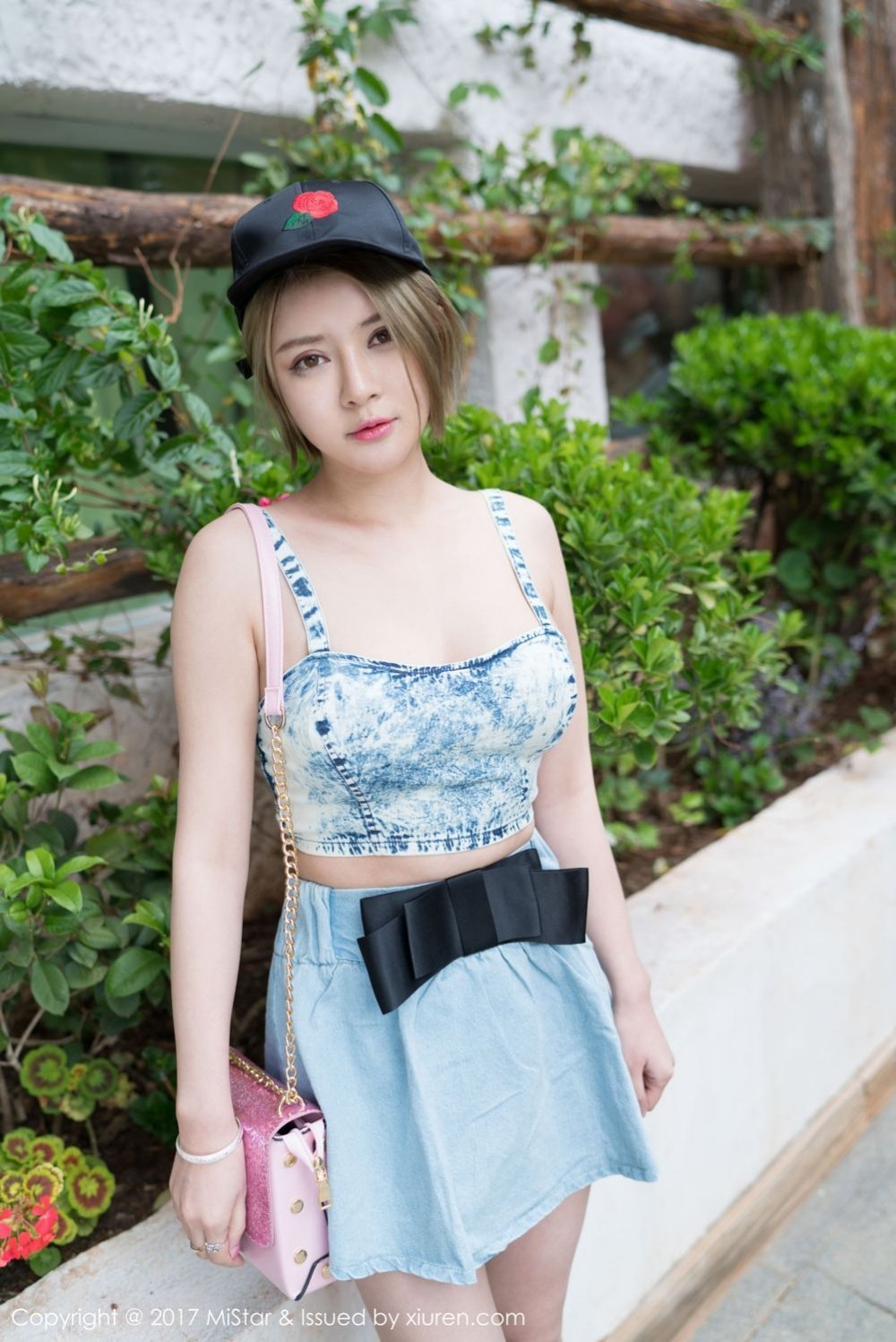 张杰43岁冬日穿短袖 陪谢娜看舞剧《牡丹亭》 感情稳定让人羡慕