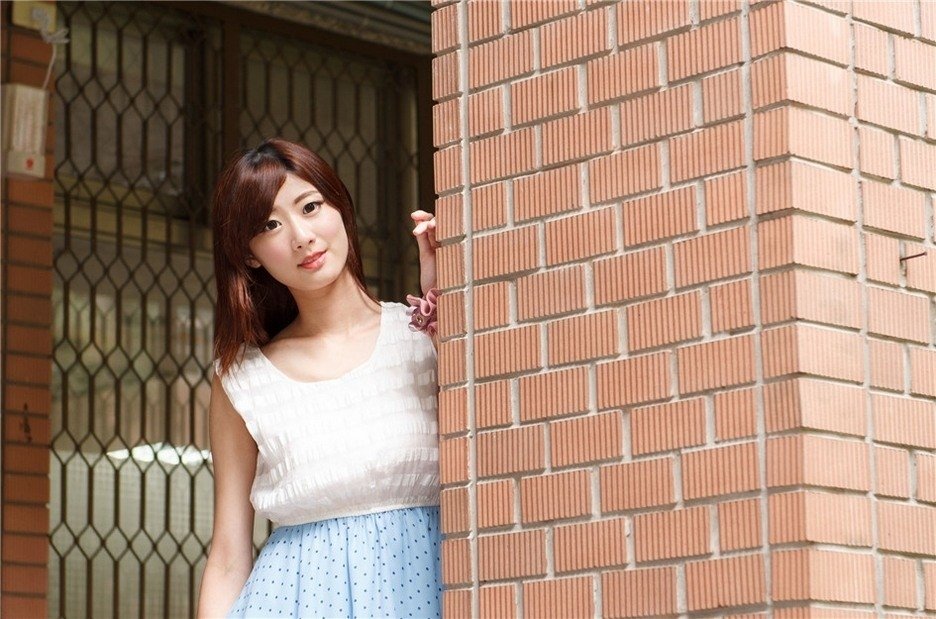 章若楠和林允在活动中被称为“双花”组合的原因是什么？