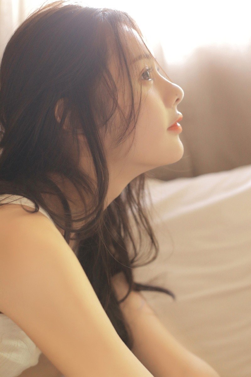 杨紫《玉兰花开君再来》路透！旗袍造型被赞贵气，搭档欧豪引热议