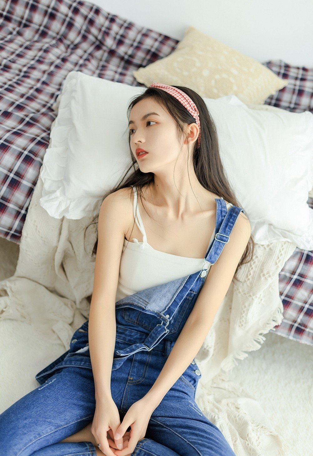 41岁安妮海瑟薇和36岁刘亦菲同框,气质绝佳,美丽非凡|安妮·海瑟薇|宝姿(Ports)|二胎|穿Prada的女魔头|结婚