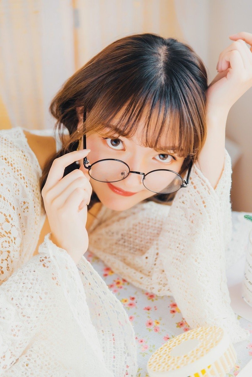 娱乐圈开始卷学历？黄晓明金世佳考上博士，成林更新上戏学弟