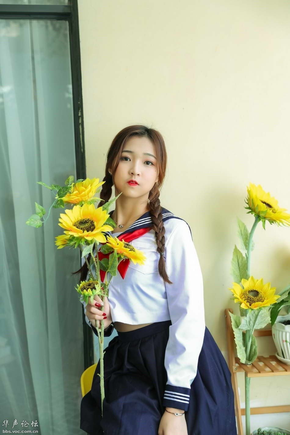 杨紫《玉兰花开君再来》路透造型被赞“贵气”！但搭档欧豪，令人担忧