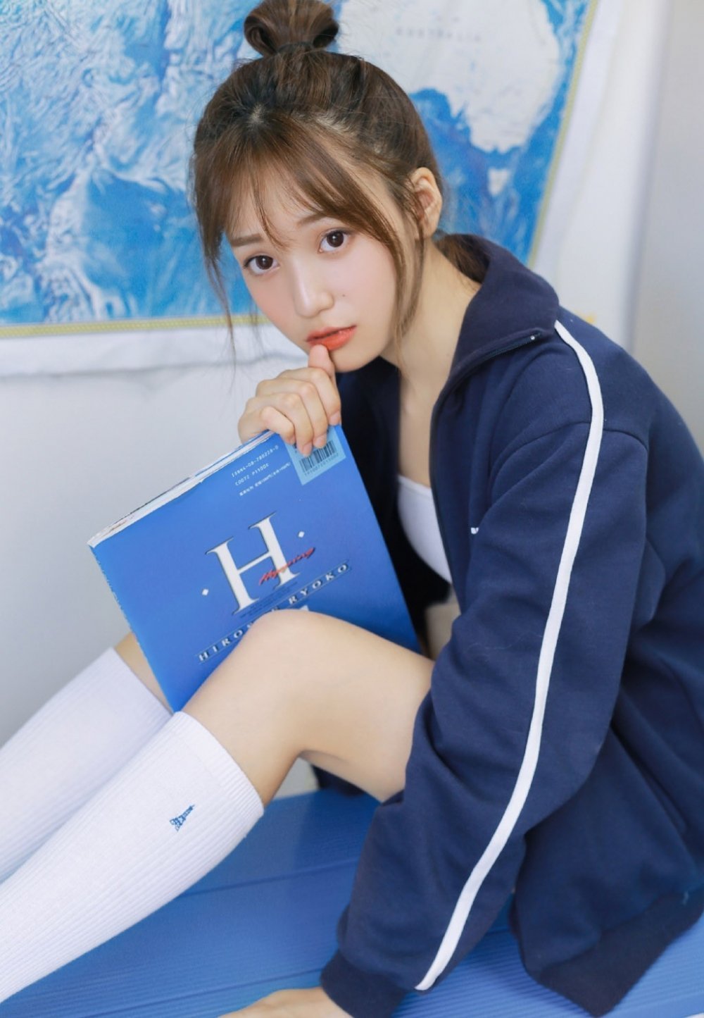 41岁安妮海瑟薇和36岁刘亦菲同框,气质绝佳,美丽非凡|安妮·海瑟薇|宝姿(Ports)|二胎|穿Prada的女魔头|结婚