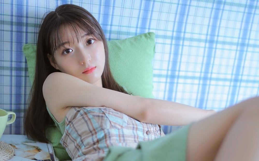 孟子义和李昀锐在《奔跑吧14》首期录制中,有哪些有趣的互动细节?|线下活动|造型|民国|制服|自然