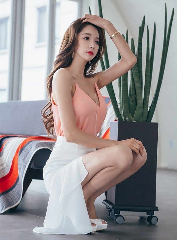 41岁安妮海瑟薇和36岁刘亦菲同框,气质绝佳,美丽非凡|安妮·海瑟薇|宝姿(Ports)|二胎|穿Prada的女魔头|结婚