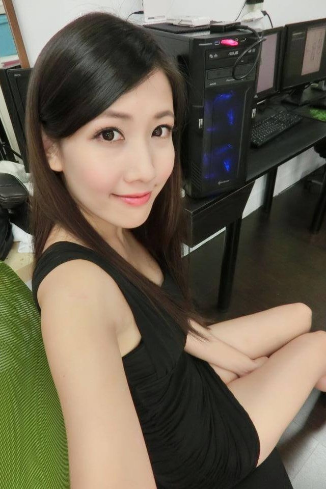 黄晓明与林志玲在这次活动中的互动展现了怎样的多年友情?