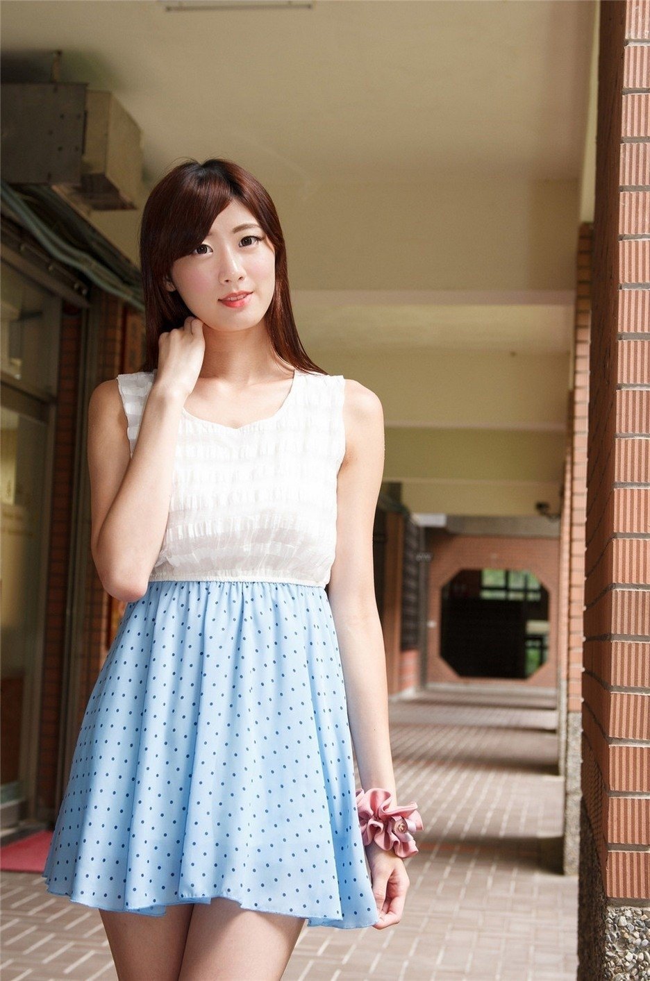 张杰43岁冬日穿短袖 陪谢娜看舞剧《牡丹亭》 感情稳定让人羡慕