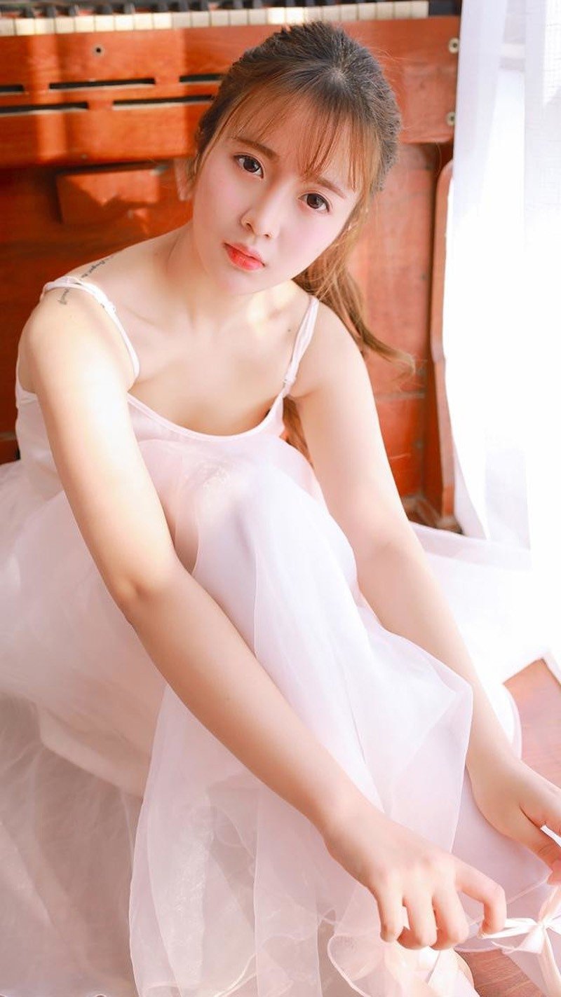 佘诗曼在《新闻女王2》中的表现获得了哪些职业成就？