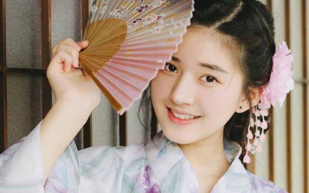 79岁郑少秋官宣退休!神隐三年首度发声，一代荧幕大侠从容谢幕_宁静姿态