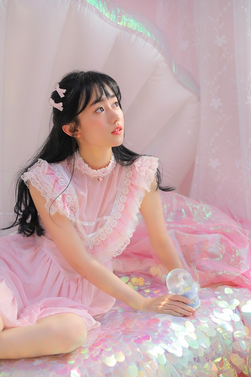 迪丽热巴20岁曾为容貌焦虑不自信_手机新浪网