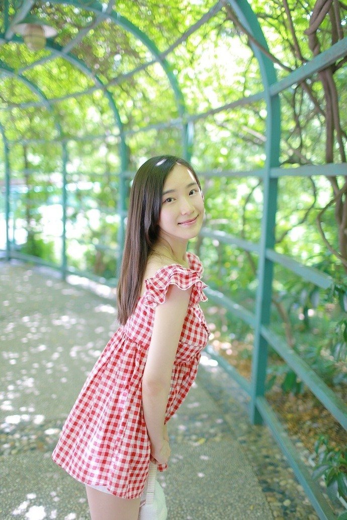 网友对林志玲跑步唱歌事件的整体反应和评价如何？