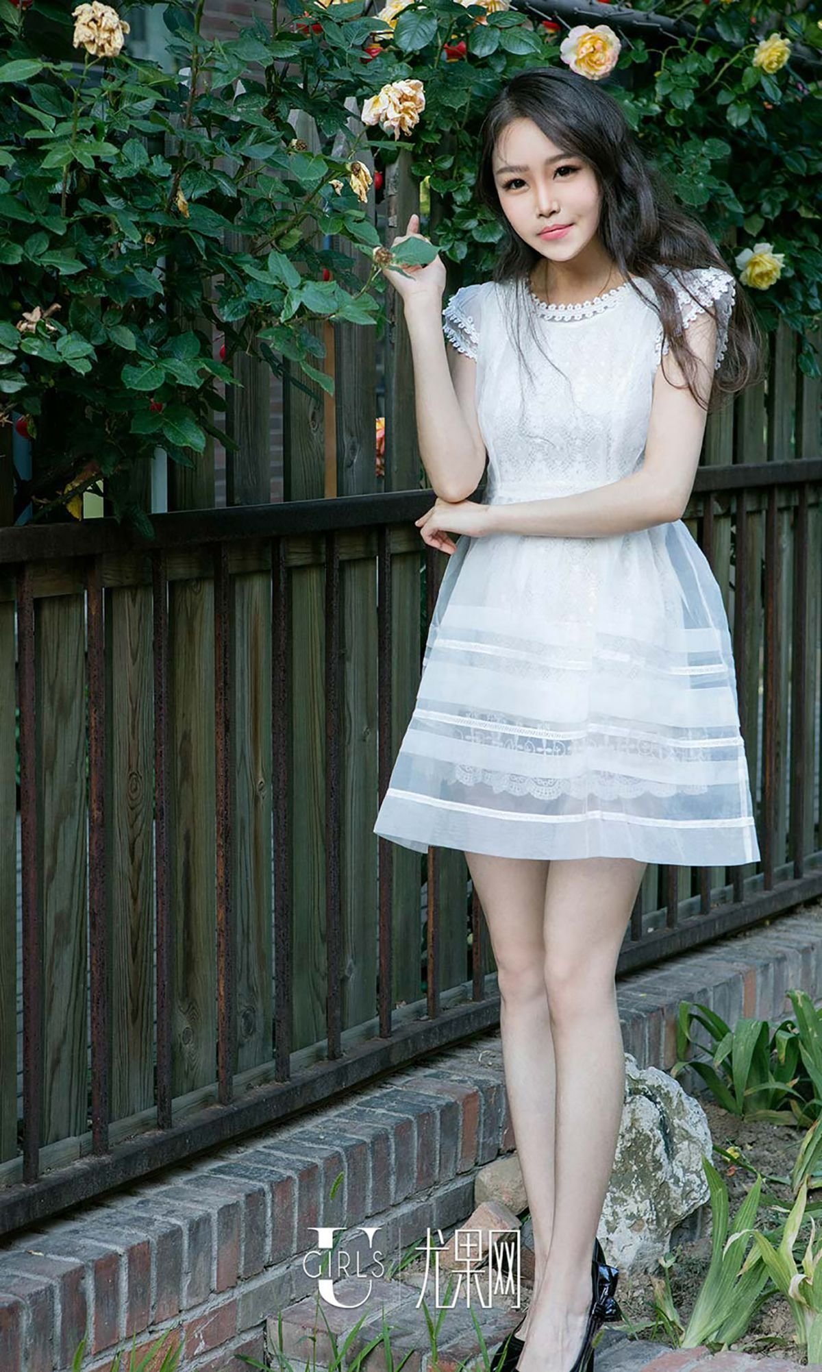 邓凯机场被围堵躲进厕所 从“路人”到“焦点”