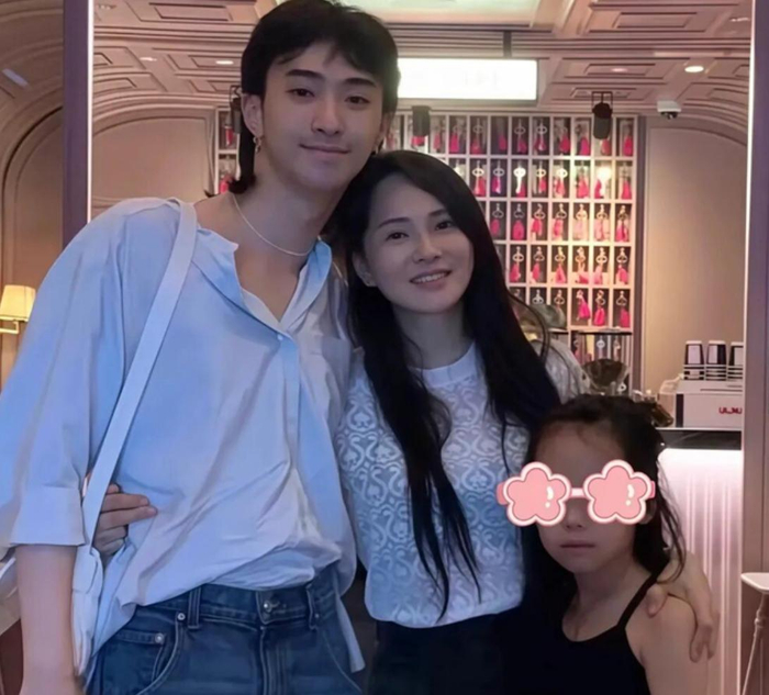 打开网易新闻 查看精彩图片