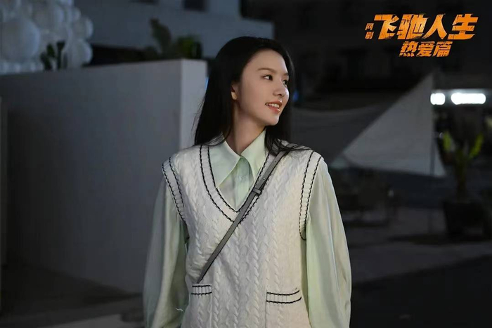 《飞驰人生热爱篇》的前五集剧情节奏很快,胡先煦和其他主演的表演很接地气,只要该剧最后的结局别是张弛的一场梦这种老套路,那么《飞驰人生热爱篇》还是值得一追,强烈推荐!